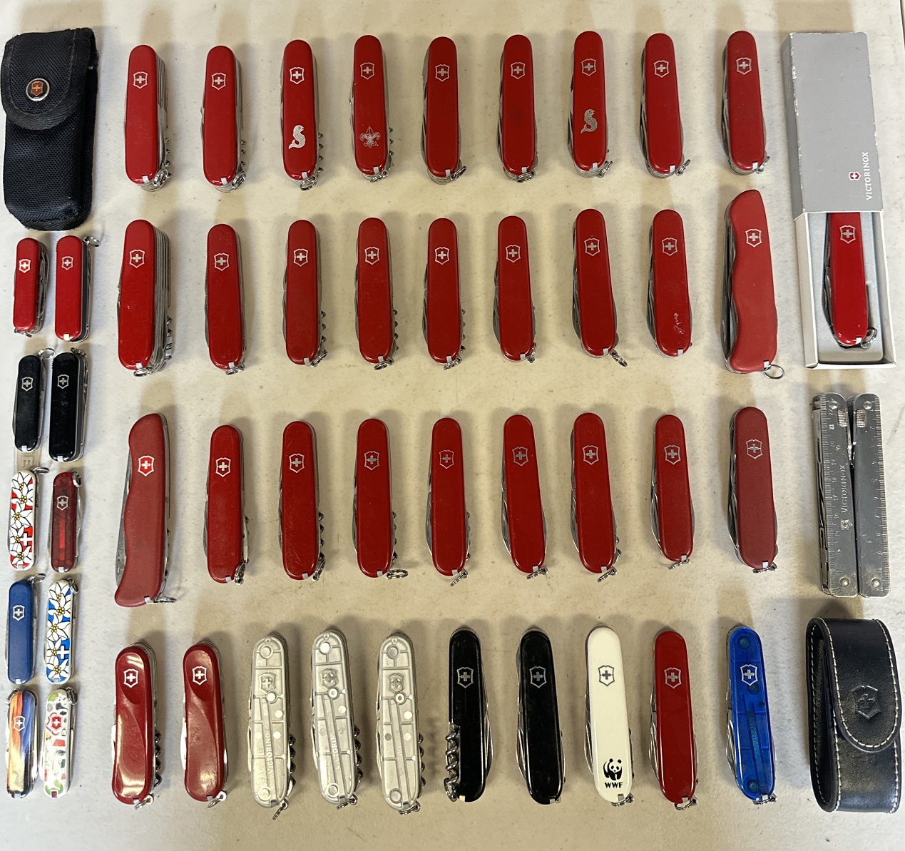 Victorinox Swiss Army Pocketknives - Victorinox Swiss Army Pocketknives